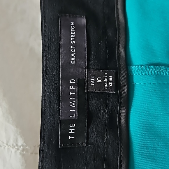 Stretchy, bright, pencil skirt. Great smooth, curve huggin fabric. - Picture 2 of 7